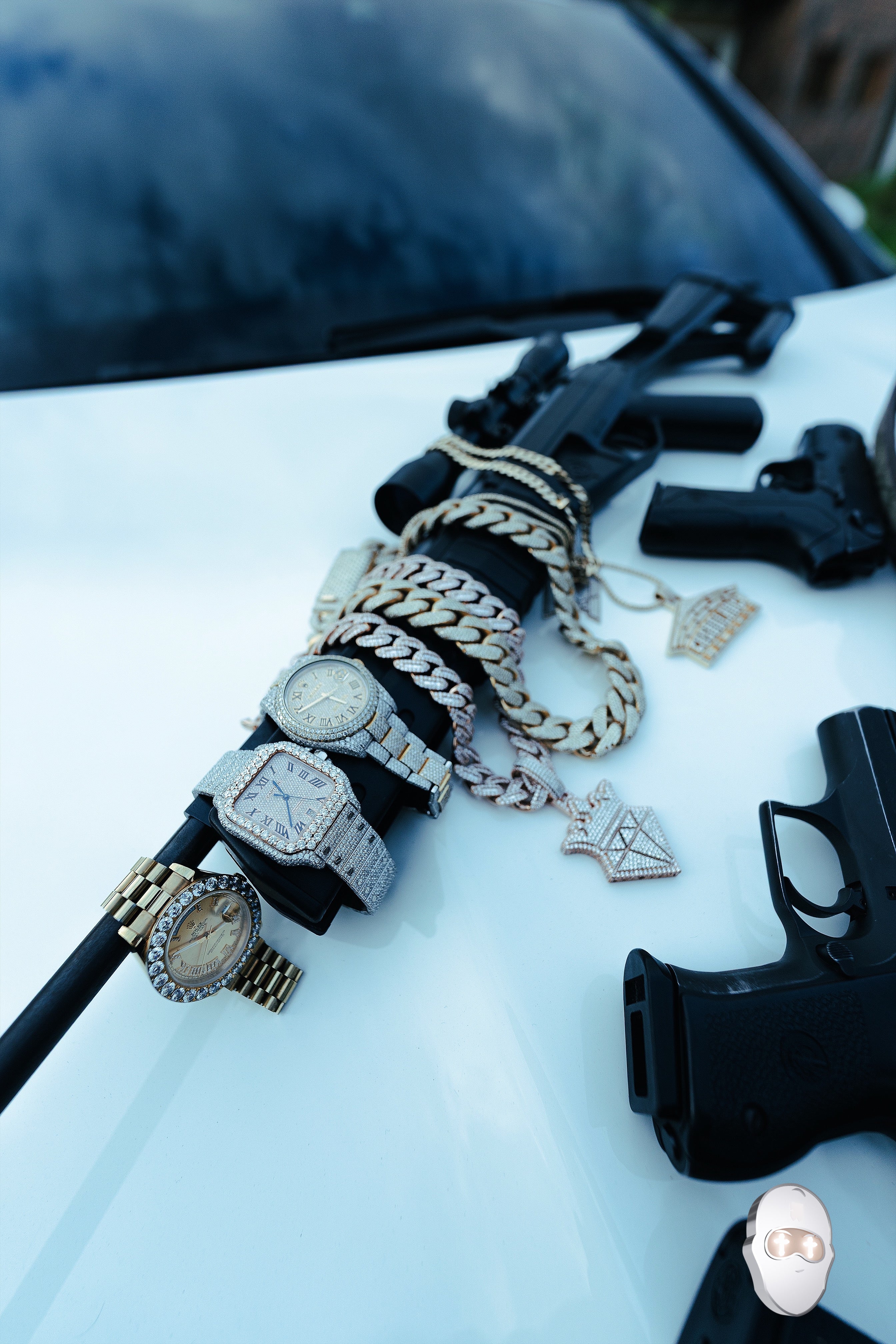 GUNS N' CHAINS PHOTO WALLPAPER